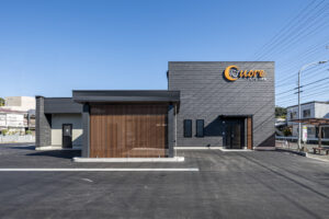 浜松市天竜区の家族葬葬儀場、クオーレ文花堂の外観を正面から写した写真です。